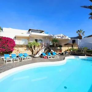 https://cancilla.puertodelcarmen-hotels.org